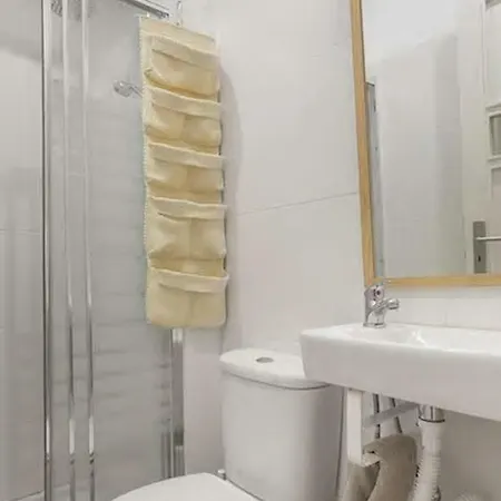 Апартаменты White Fabrica House *