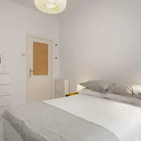 White Fabrica House Порту